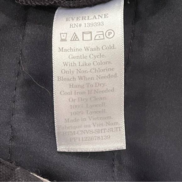 Everlane black high rise pleated shorts, 4 - Picture 4 of 4